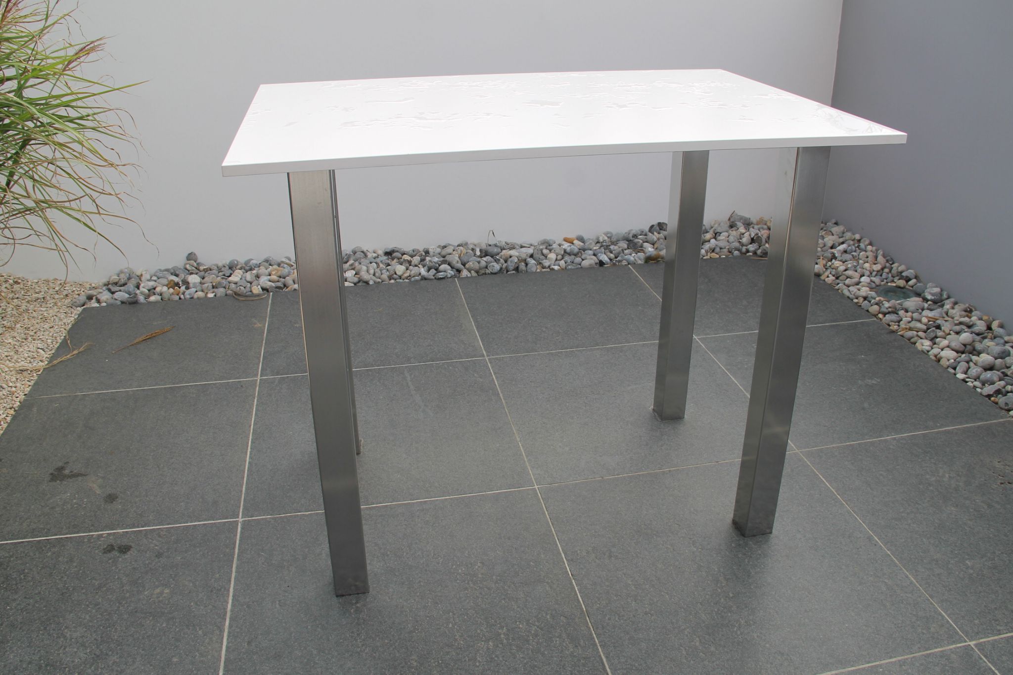 Mange-debout inox et DEKTON