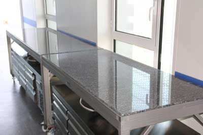 Table de travail inox avec plateau granit