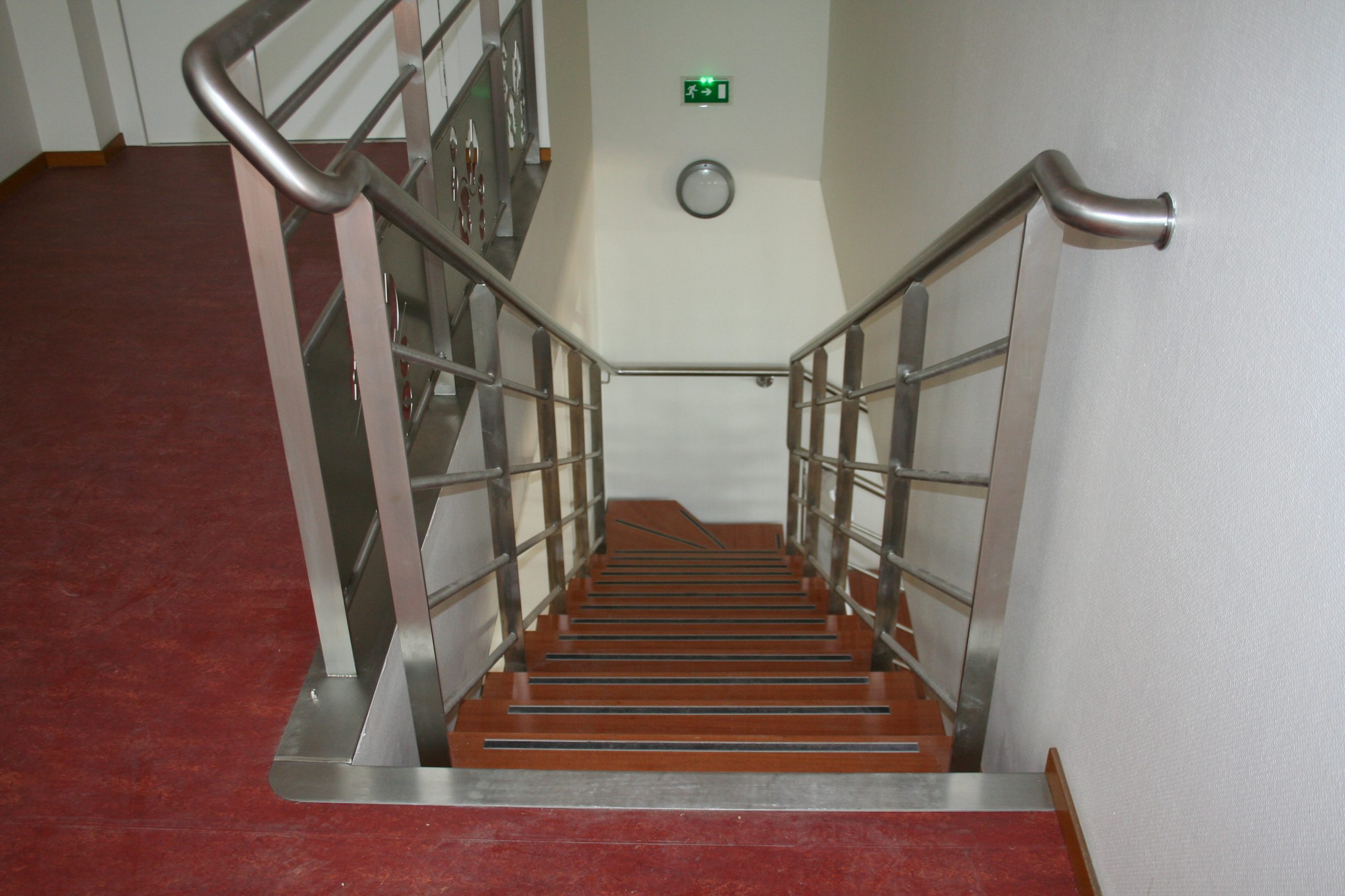 Escalier droit inox et bois