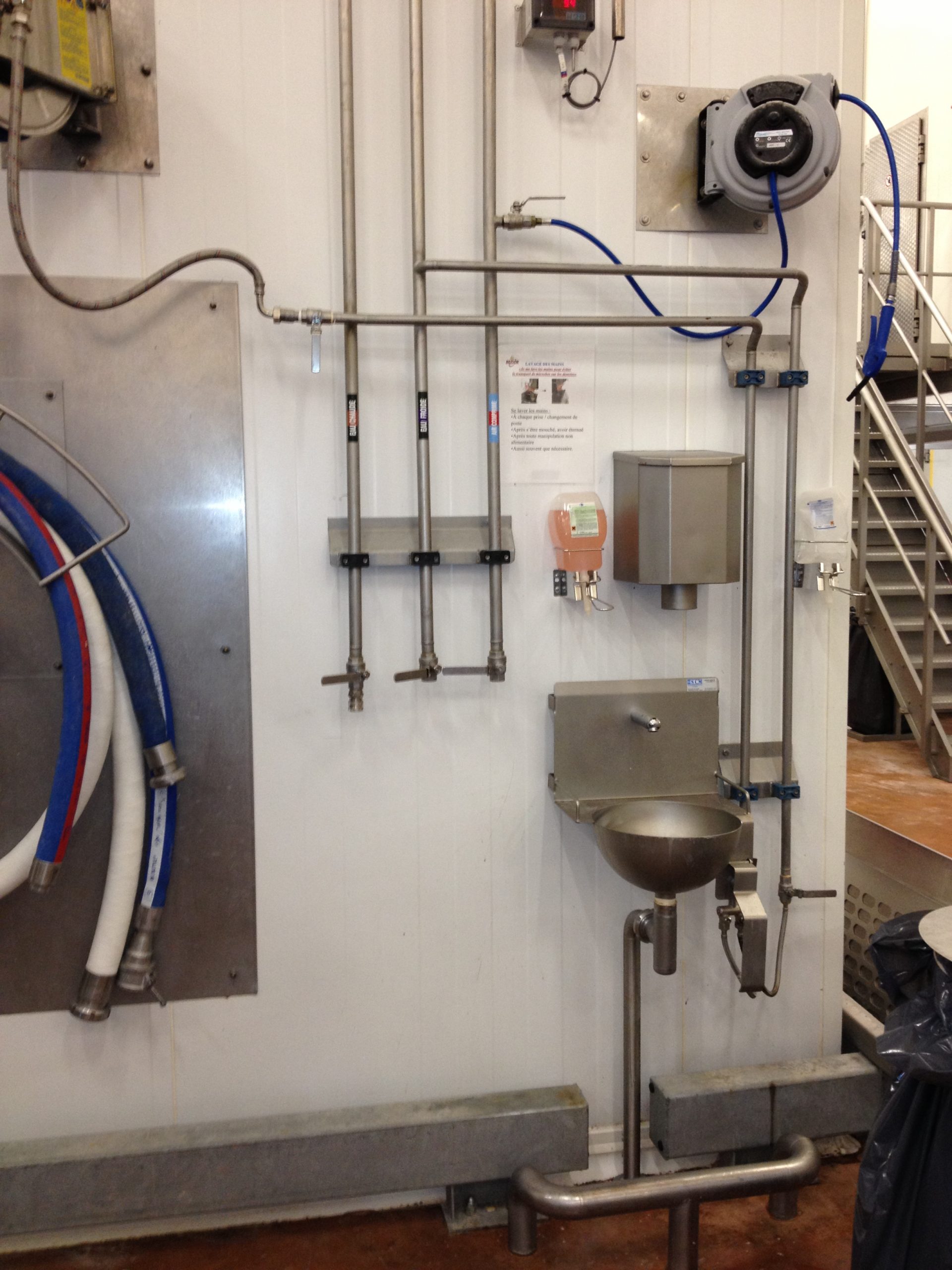 Poste de lavage inox complet